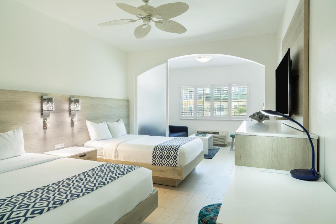 Ports Of Call Resort Grace Bay Exteriör bild
