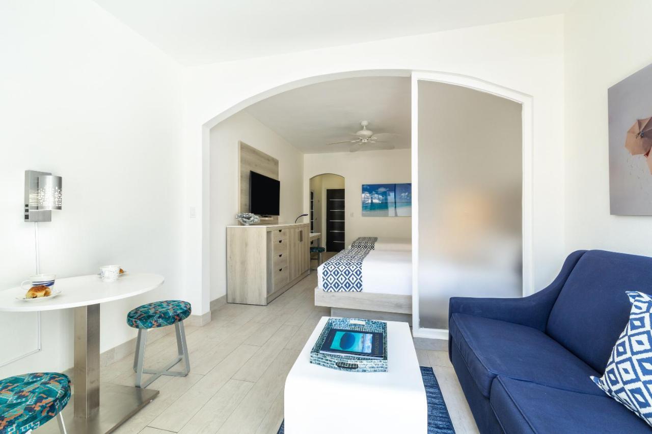 Ports Of Call Resort Grace Bay Rum bild