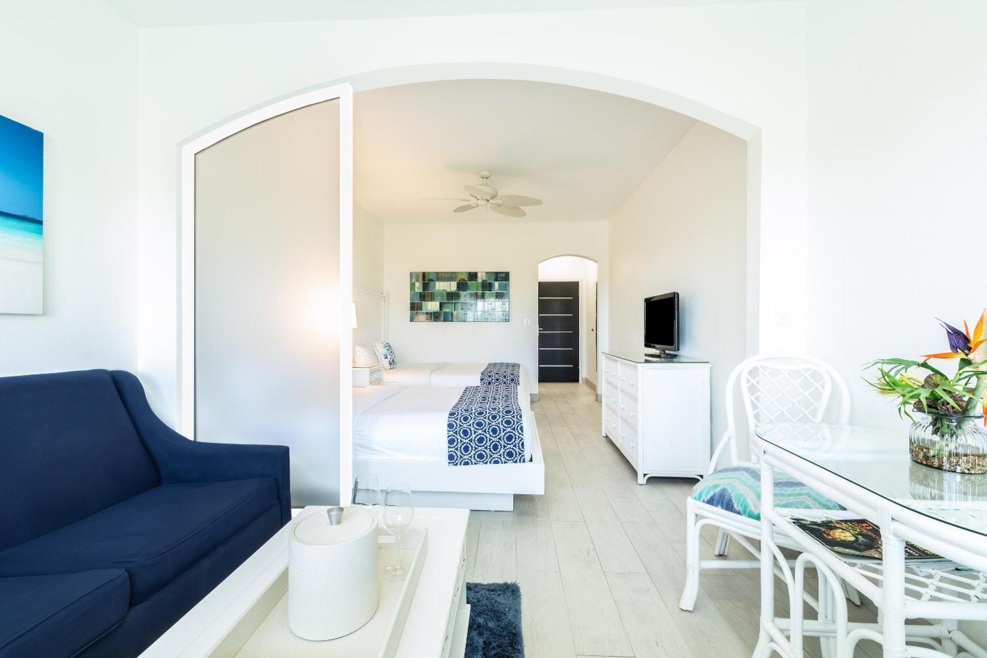 Ports Of Call Resort Grace Bay Rum bild