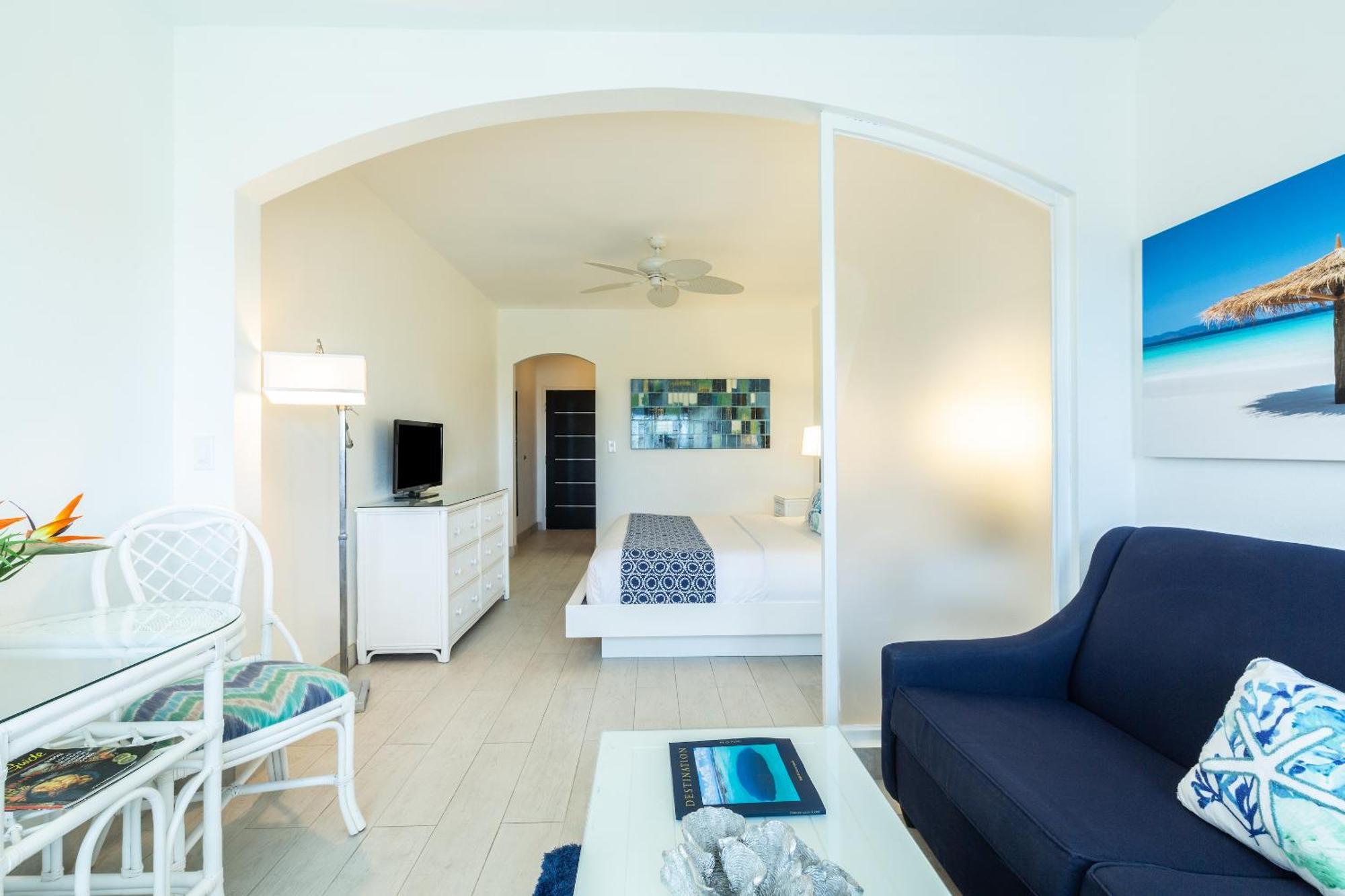 Ports Of Call Resort Grace Bay Rum bild